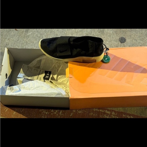 NIKE AIR FEAR OF GOD MOCCASSIN - Picture 2 of 5